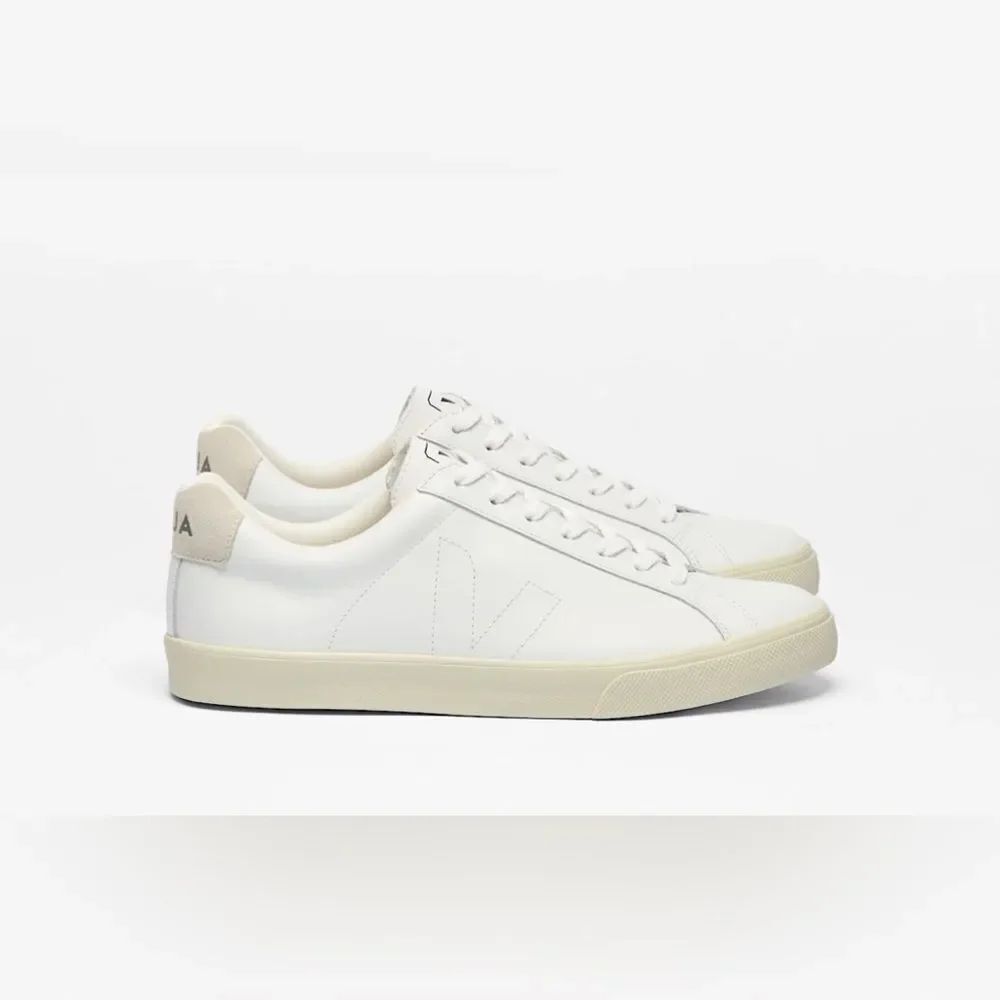 Veja Women’s White Sneakers; ESPLAR LEATHER WHITE I VEJA Size 5